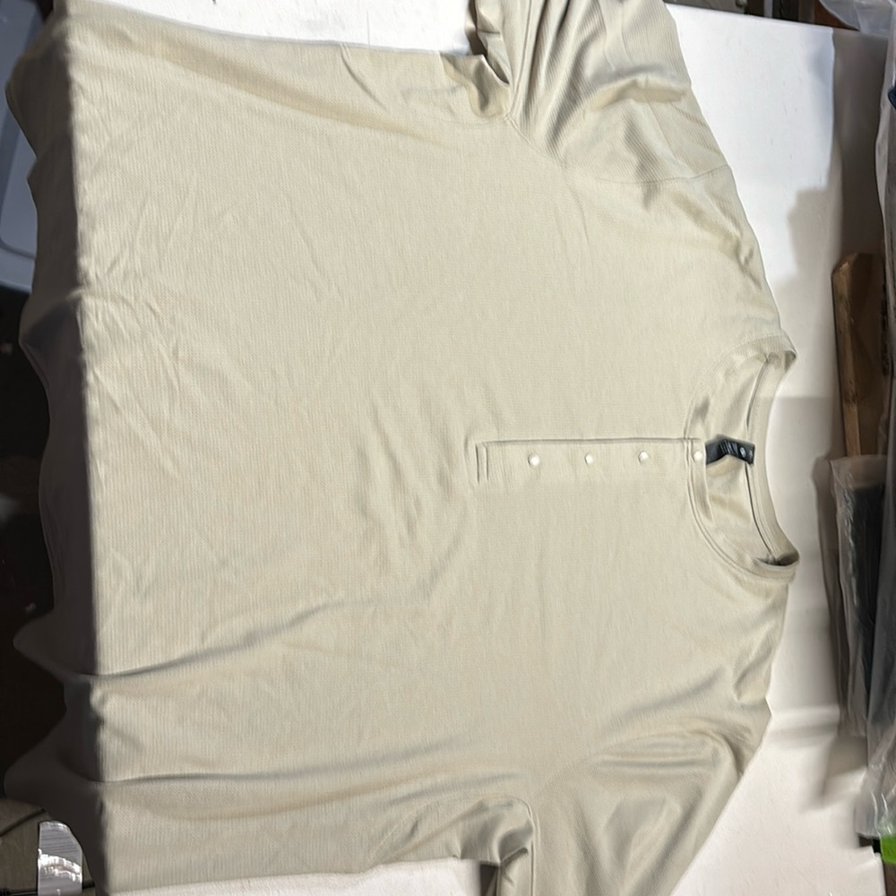 Men’s lululemon shirt long sleeve